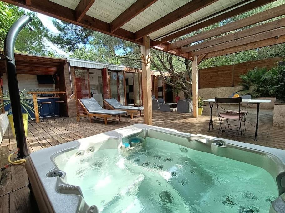 Studio Jacuzzi Prive A 8 Min A Pied De La Plage Διαμέρισμα Λα Σιοτά Εξωτερικό φωτογραφία