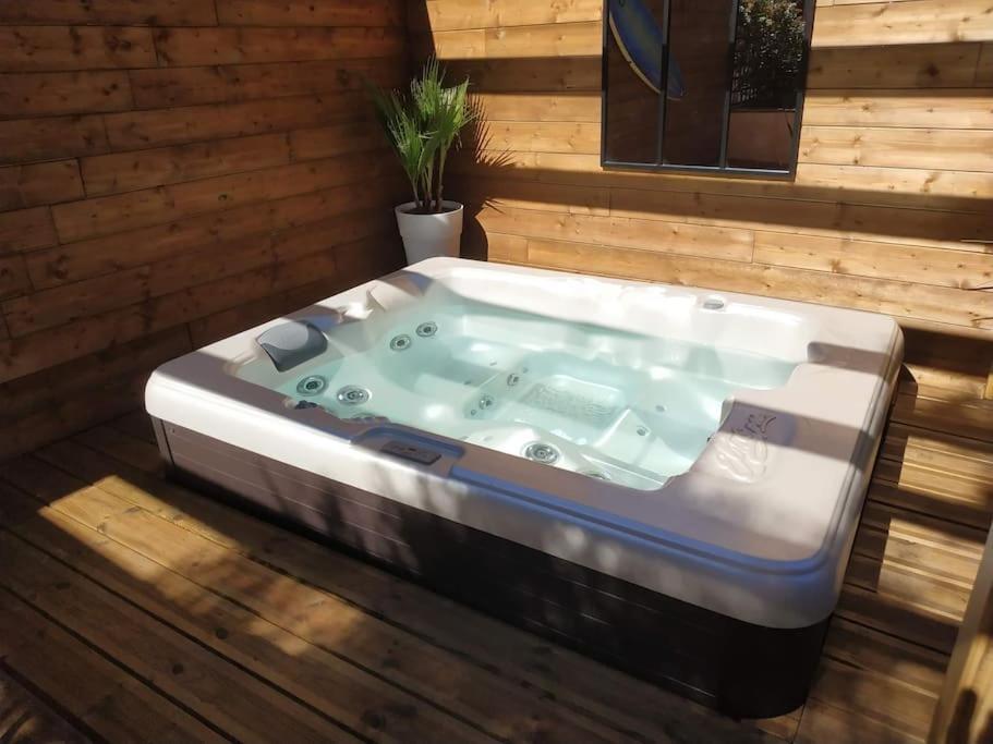 Studio Jacuzzi Prive A 8 Min A Pied De La Plage Διαμέρισμα Λα Σιοτά Εξωτερικό φωτογραφία